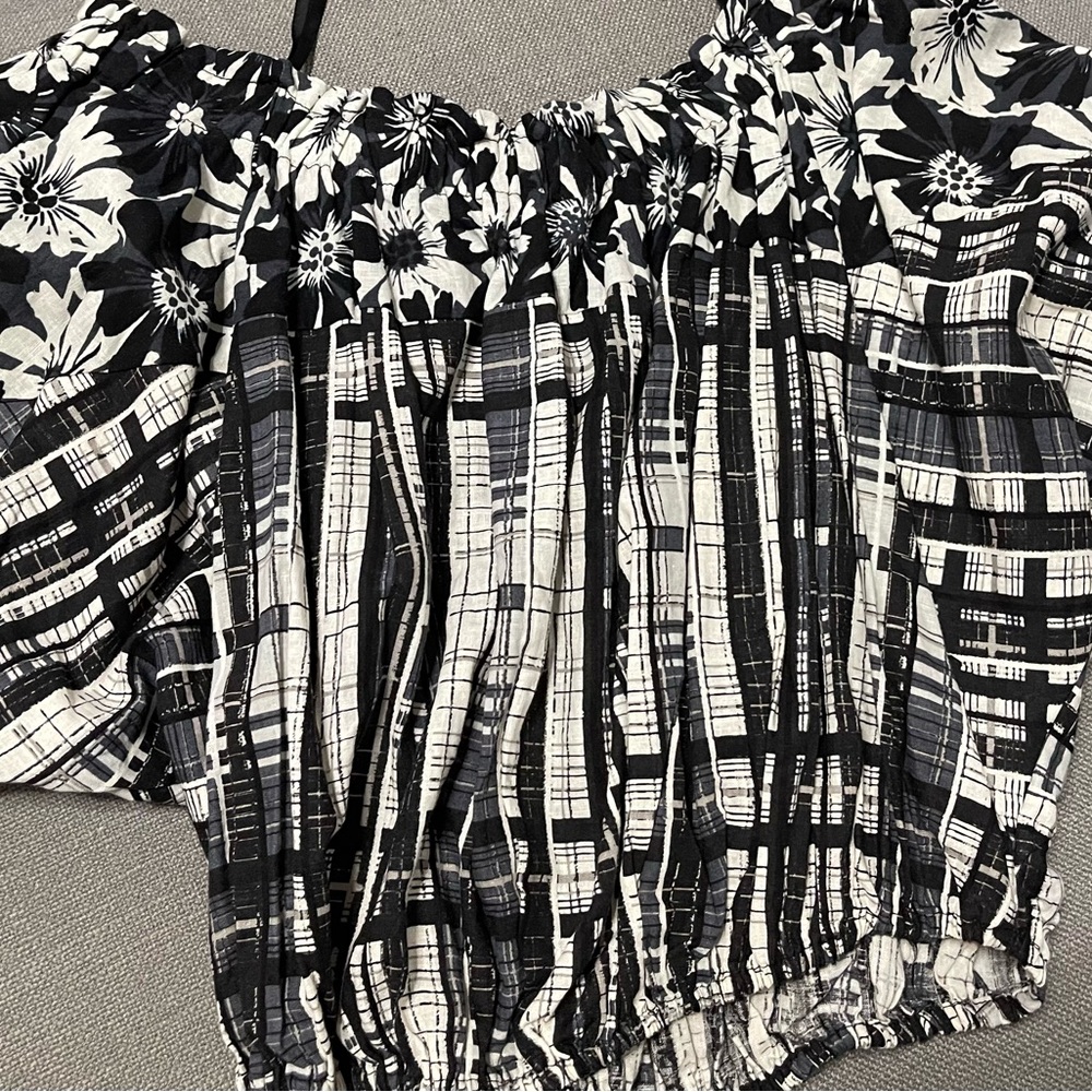 Black and White Short Sleeve Blouse